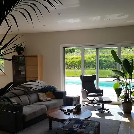 Holiday home Superbe Maison Jacuzzi+piscine Au Coeur Des Vignes
