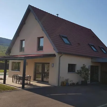 Holiday home Superbe Maison Jacuzzi+piscine Au Coeur Des Vignes